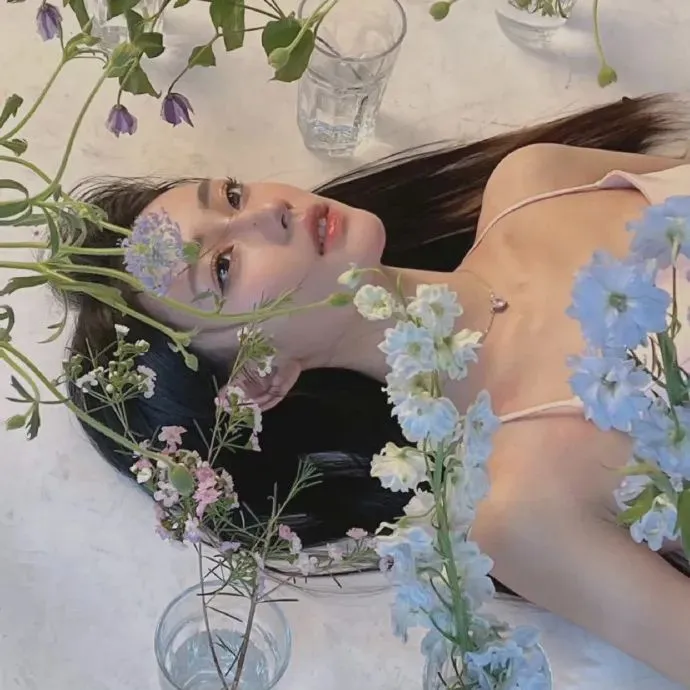 关于莉莉周的一切